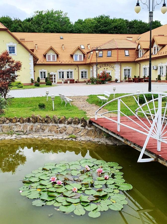Willa Park Ostrowiec Świętokrzyski Exterior foto